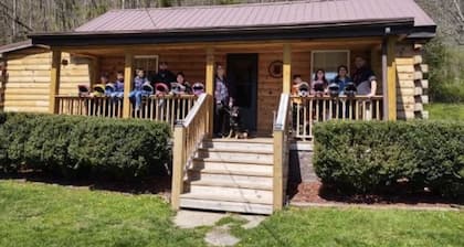 Cozy cabin with direct Spearhead ATV trail access!