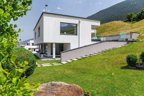 Appartement "Robi" avec vue sur les montagnes, jardin et Wi-Fi.
