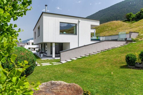 Appartement "Robi" avec vue sur les montagnes, jardin et Wi-Fi.