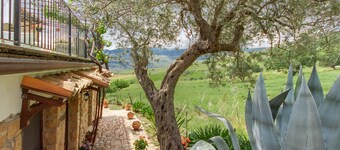 Villa Olmo With Private Pool, Messina, Italy