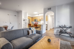 Fernseher, Stereoanlage