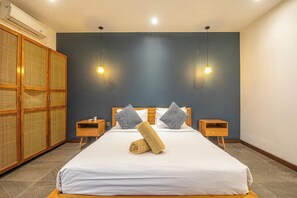 5 bedrooms, desk, iron/ironing board, travel crib - Brand New 5 BR Villa Enclosed Living room Canggu (Canggu)