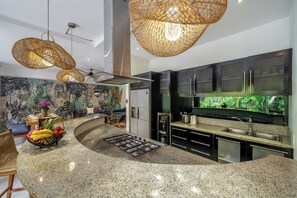 Fridge, microwave, stovetop, electric kettle - Villa Alchemy 4 Bedroom Trendy Villa in Superior Location (Seminyak)