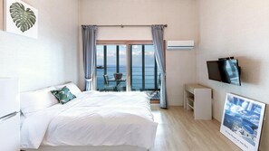 Basic Room, 1 Bedroom (302(Oceanview)) | 1 bedroom, free WiFi - Goseong Badabihaengsapensyeon (Goseong)