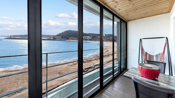 Basic Room, 1 Bedroom (202(Oceanview)) - Goseong Badabihaengsapensyeon (Goseong)