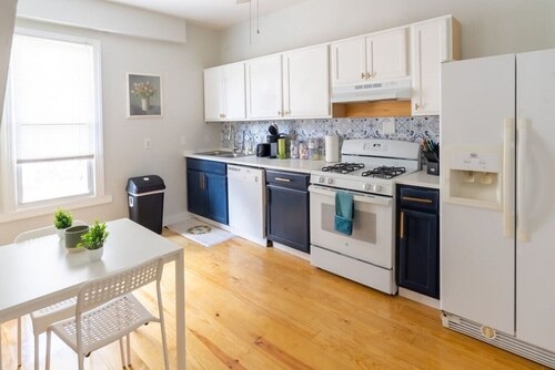 Garden Penthouse in RVA! 3 Bedroom, 3 Bath!