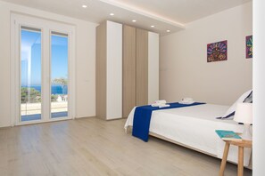 4 bedrooms, iron/ironing board, travel crib, free WiFi - Villa Annalisa - Vacation villa rental with private pool near Trapani, Sicily (Pizzolungo)