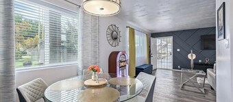 HEART of Old Town Scottsdale!! Within walking distance to many destinations!