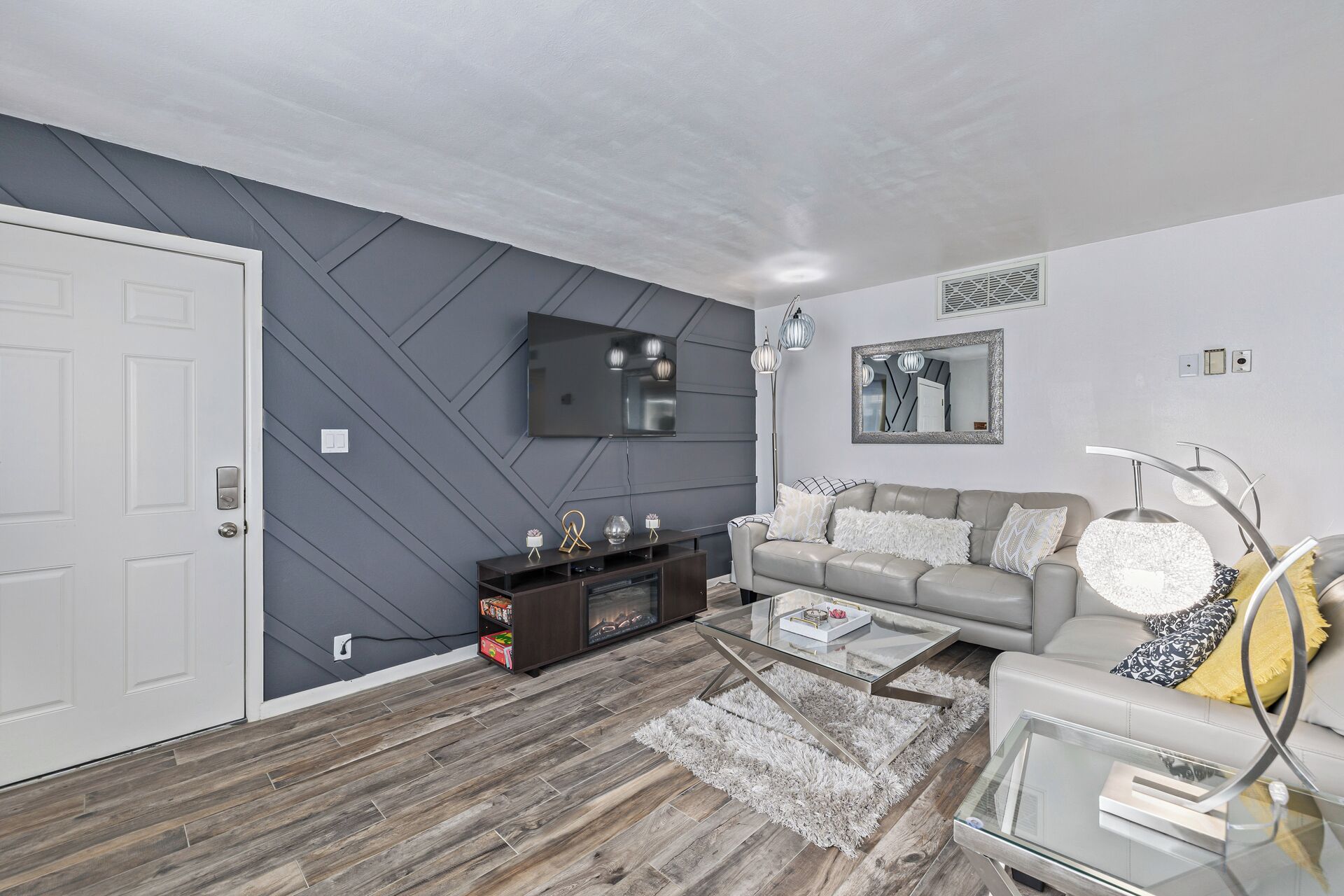 Smart-TV og stereoanlegg