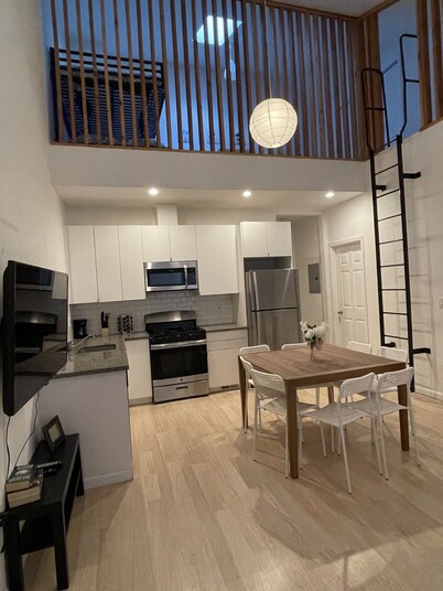 Loft 654B two blocks from BART