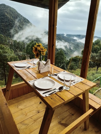 Área de comida. The sunbird retreat