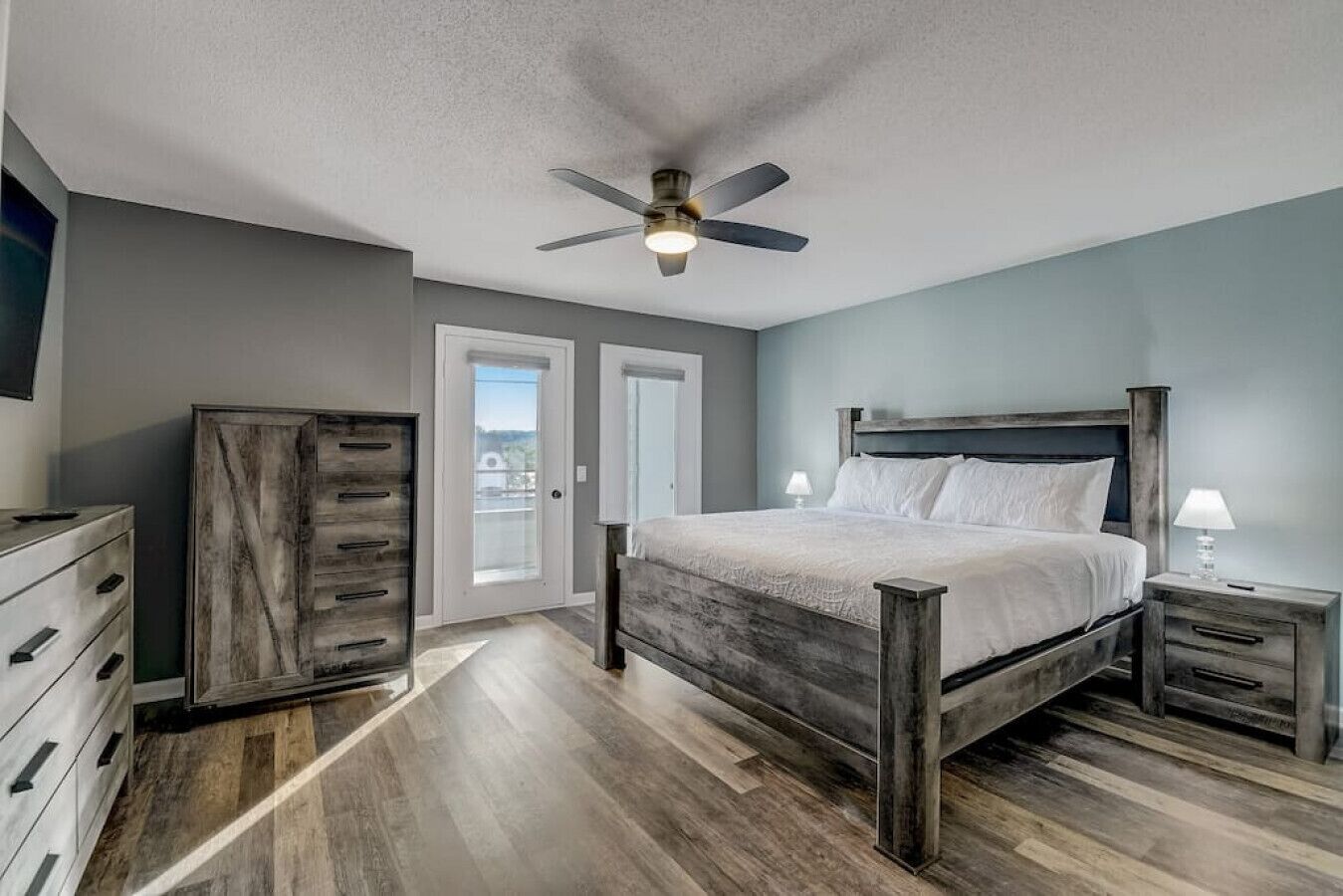 2 slaapkamers, een strijkplank/strijkijzer, gratis wifi, beddengoed