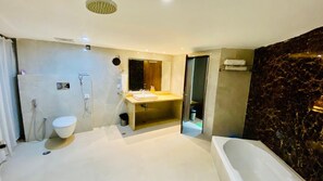 Royal Room | Bathroom | Free toiletries, towels, soap, shampoo - Hotel Ganga Residency (Ganganagar)