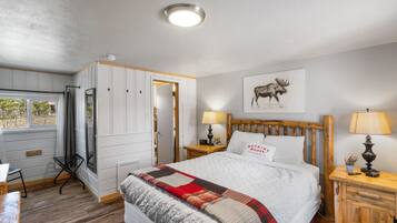 1 bedroom, iron/ironing board, travel cot, WiFi