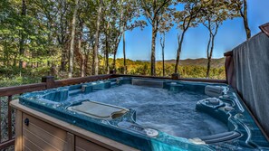 Cabin, 4 Bedrooms, Mountain View | Private spa tub