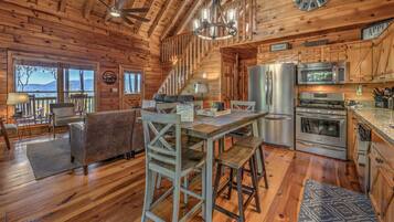 Cabin, 4 Bedrooms, Mountain View | Dining