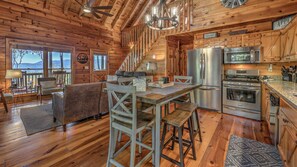 Cabin, 4 Bedrooms, Mountain View | Dining