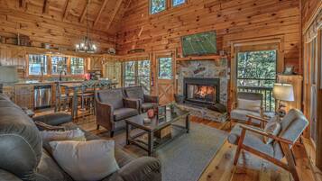 Cabin, 4 Bedrooms, Mountain View | Living room