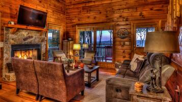 Cabin, 4 Bedrooms, Mountain View | Living room