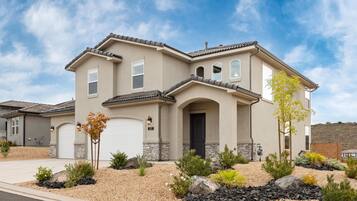 House, 4 Bedrooms | Exterior