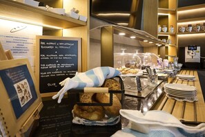 Daily continental breakfast for a fee