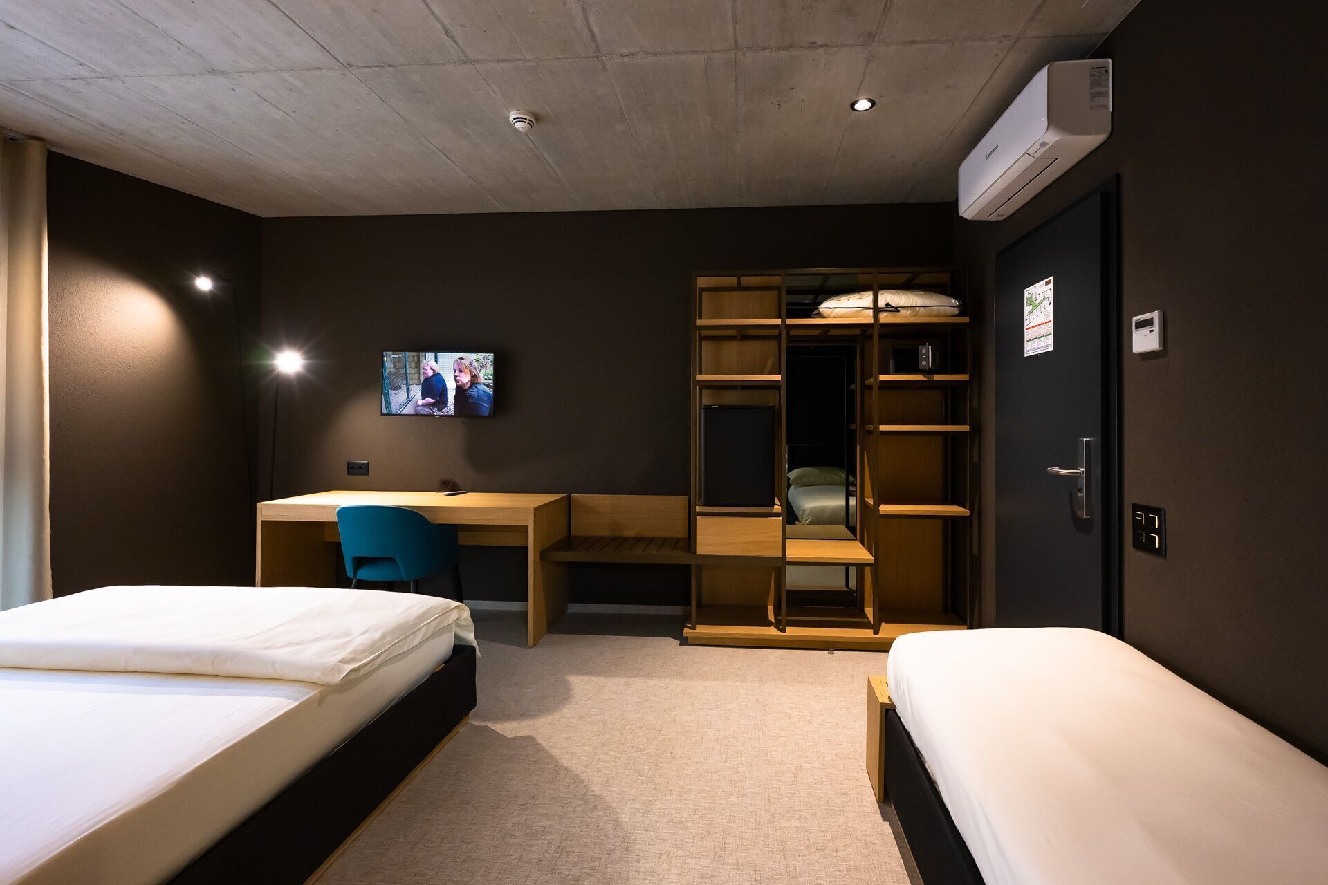 Soundproofing, free WiFi