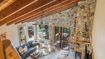 智能电视、壁炉