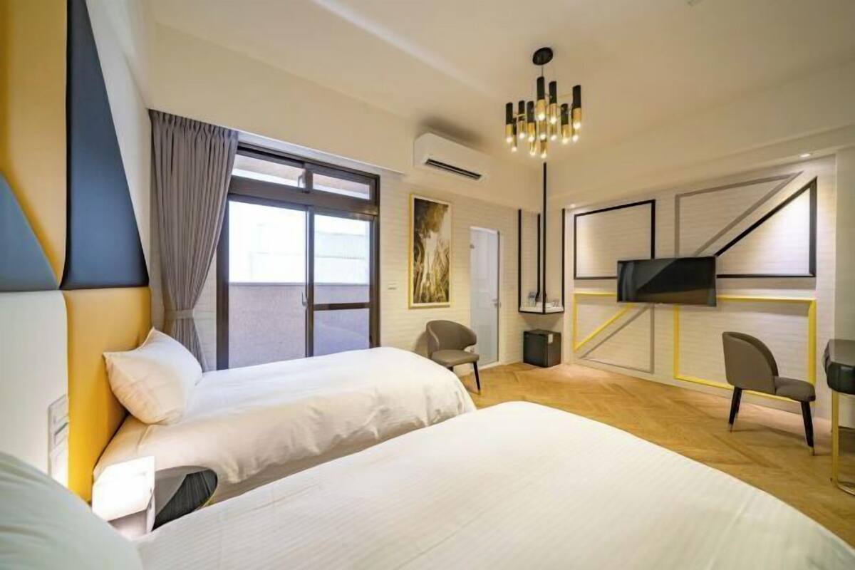 Minibar, soundproofing, free WiFi, individually decorated