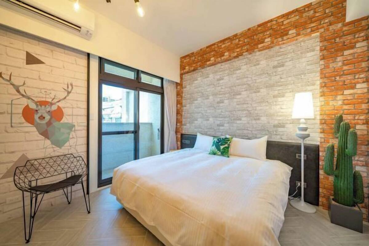 Minibar, soundproofing, free WiFi, individually decorated