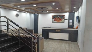 Lobby sitting area - Hotel lords Paradise (Reasi)