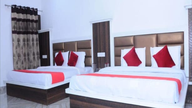 Deluxe Triple Room | Free WiFi, bed sheets - Hotel lords Paradise (Reasi)