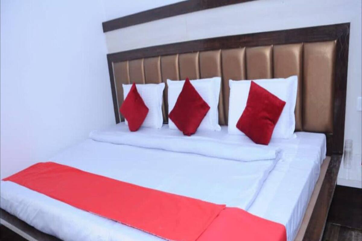 Deluxe Triple Room | Free WiFi, bed sheets