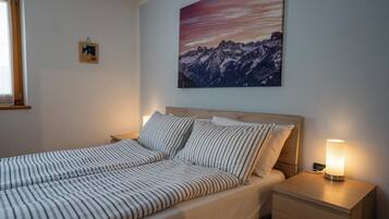 2 Schlafzimmer, BĂŒgeleisen/BĂŒgelbrett, kostenloses WLAN