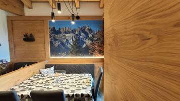 Apartment (5B) | 2 Schlafzimmer, Bügeleisen/Bügelbrett, kostenloses WLAN
