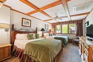3 bedrooms, desk, WiFi, bed sheets