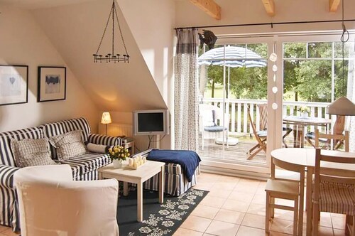 Cozy apartment, centrally but quietly located, for 4 persons + toddler, sauna, WLAN