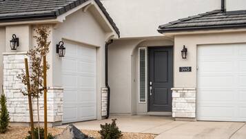 House, 4 Bedrooms | Exterior