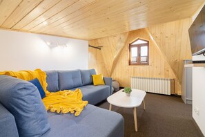 Apartment, 1 Schlafzimmer, Balkon, Bergblick | Wohnzimmer