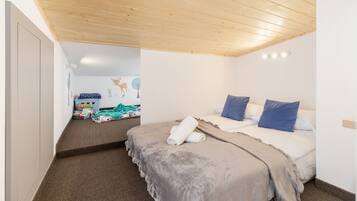 Departamento, 1 habitación, balcón, vista a la montaña | 1 habitación y ropa de cama