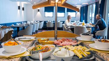 Petit déjeuner buffet compris tous les jours