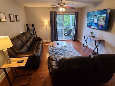 A QUIET  CONDO IN ATLANTA  w/ BALCONY 1king 1 Queen 2 twins 1 Qu Air mattress