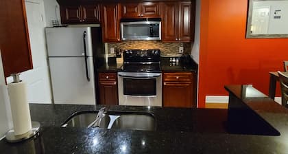 A QUIET CONDO IN ATLANTA w/ BALCONY 1king 1 Queen 2 twins 1 Qu Air mattress