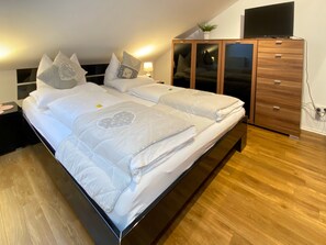 2 chambres, fer et planche Ă repasser, Wi-Fi gratuit, draps fournis