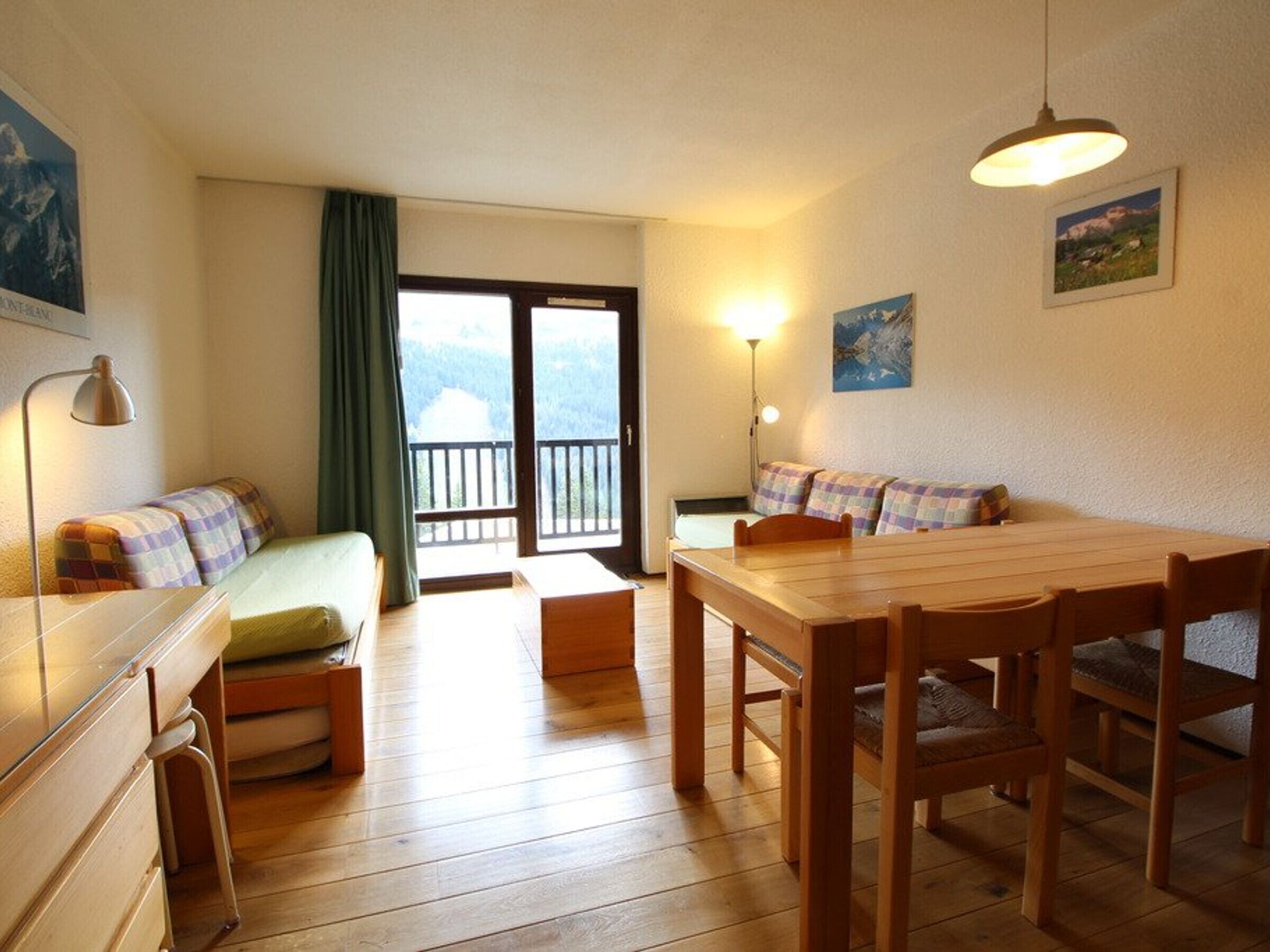 平板电视、办公室