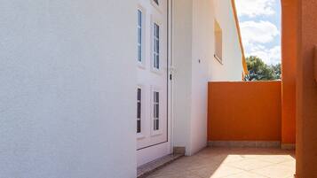 Apartment (One Bedroom Apartment with Balcony) | Interior