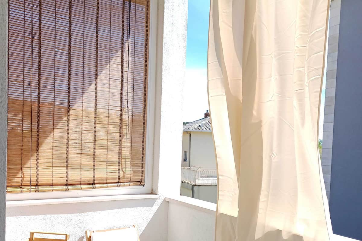 Estudio (Studio Apartment with Balcony and Sea) | Balcón
