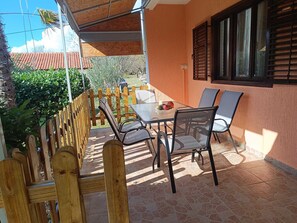 House (Two Bedroom Holiday Home with Terrace) | Terrace/patio