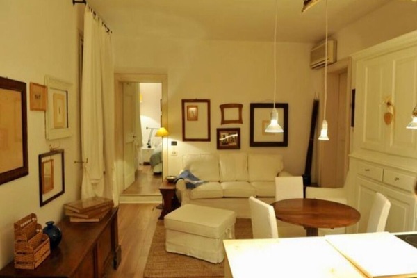 Una Smart TV, libros