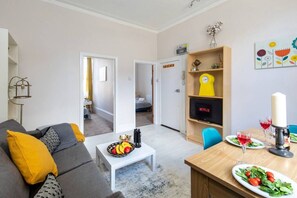 Smart TV, Netflix, streaming services