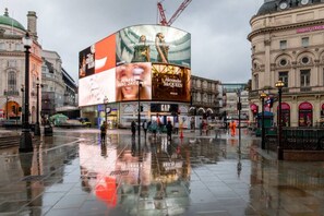 Point of interest - Flat 2 · home.ly – Central London West End Flat (Greater London)